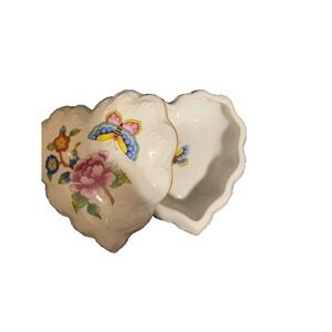 Estee Lauder Chinoiserie Porcelain Collection Heart Flower Butterfly Trinket Box